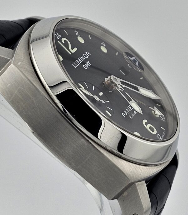 Panerai Luminor GMT PAM00159 40MM - Image 6