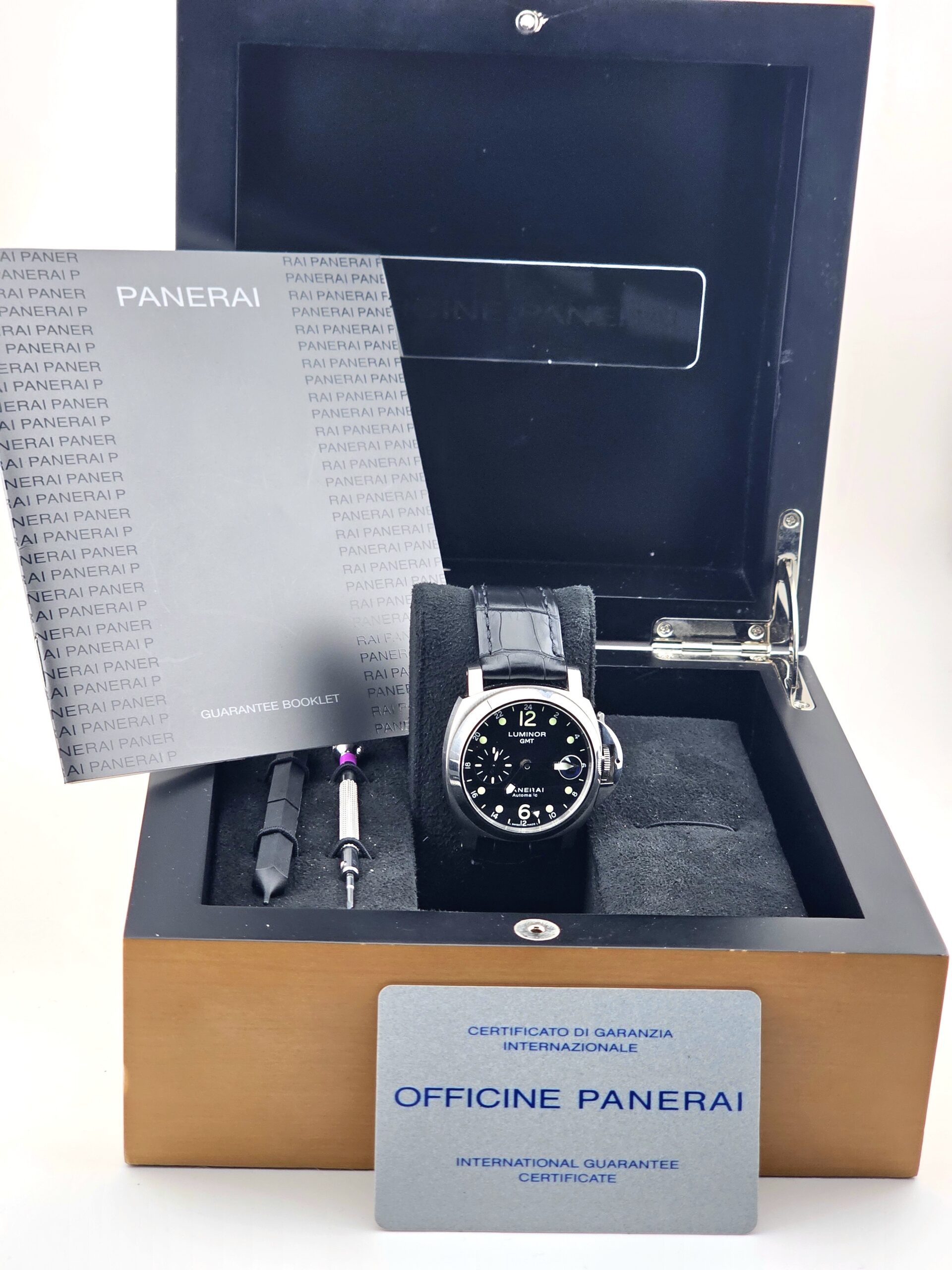 Panerai Luminor GMT PAM00159 40MM - Image 7