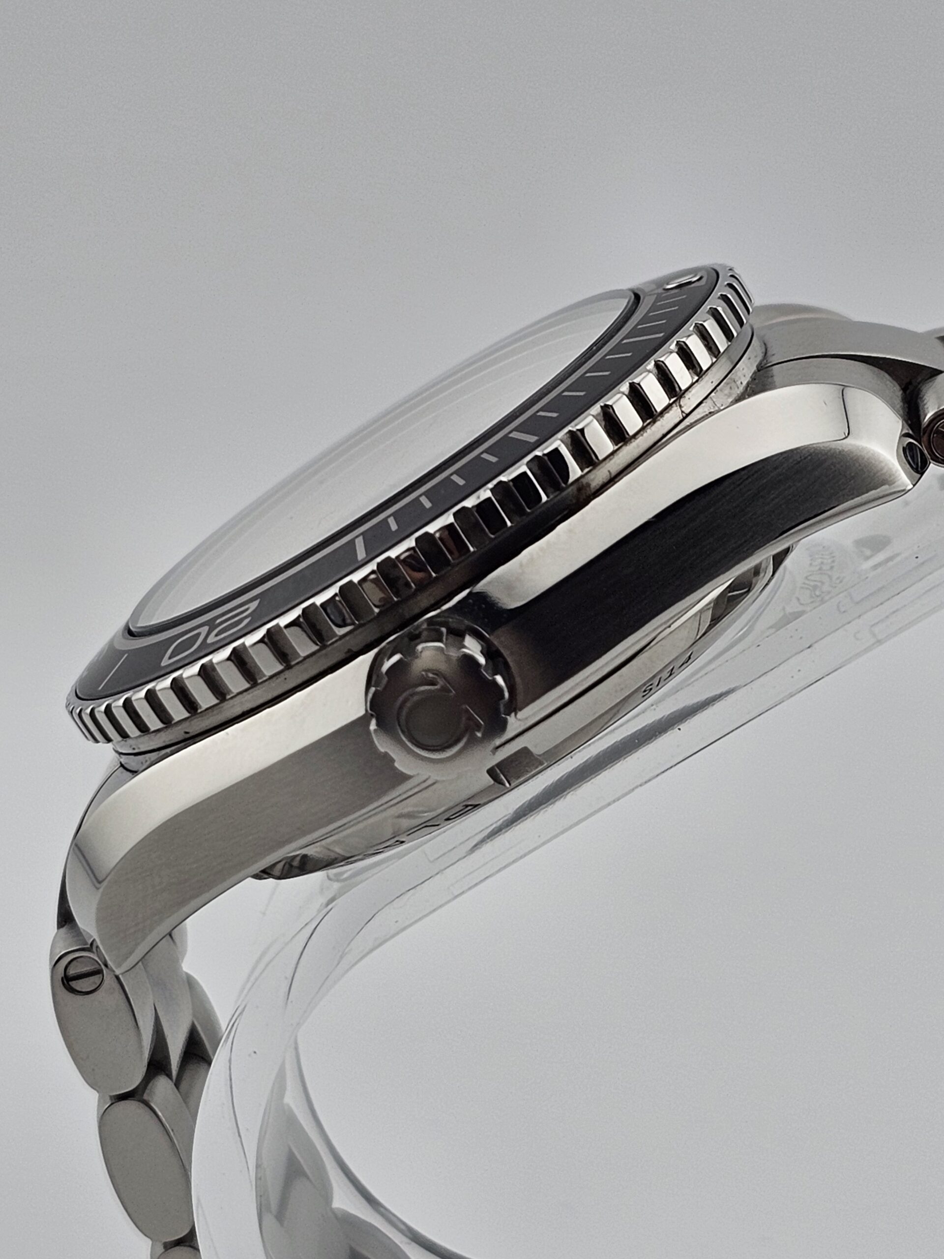 Omega Seamaster Planet Ocean 600 “Skyfall Edition” 42MM - Image 6
