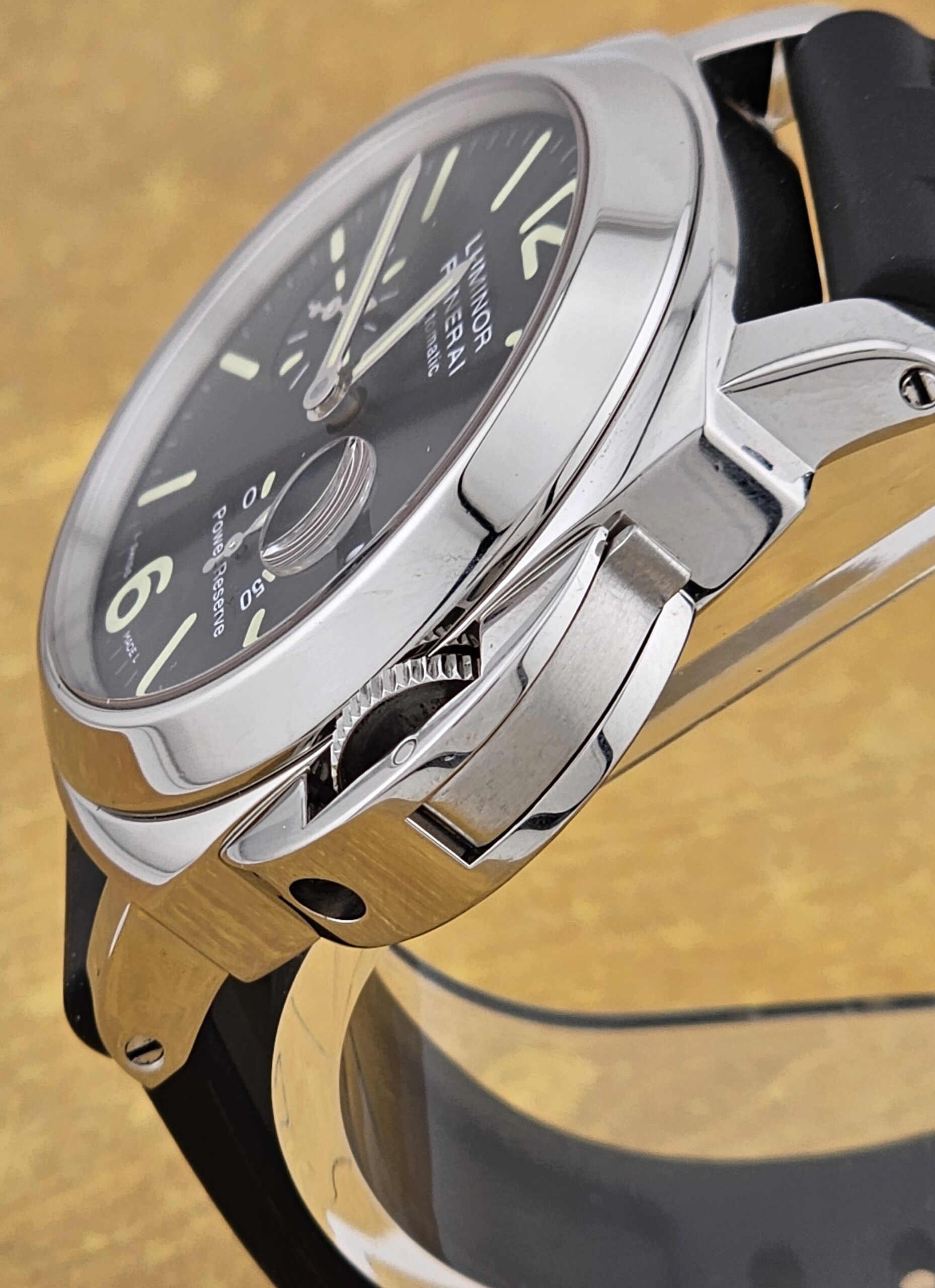 Panerai Luminor GMT PAM01090 44MM - Image 3
