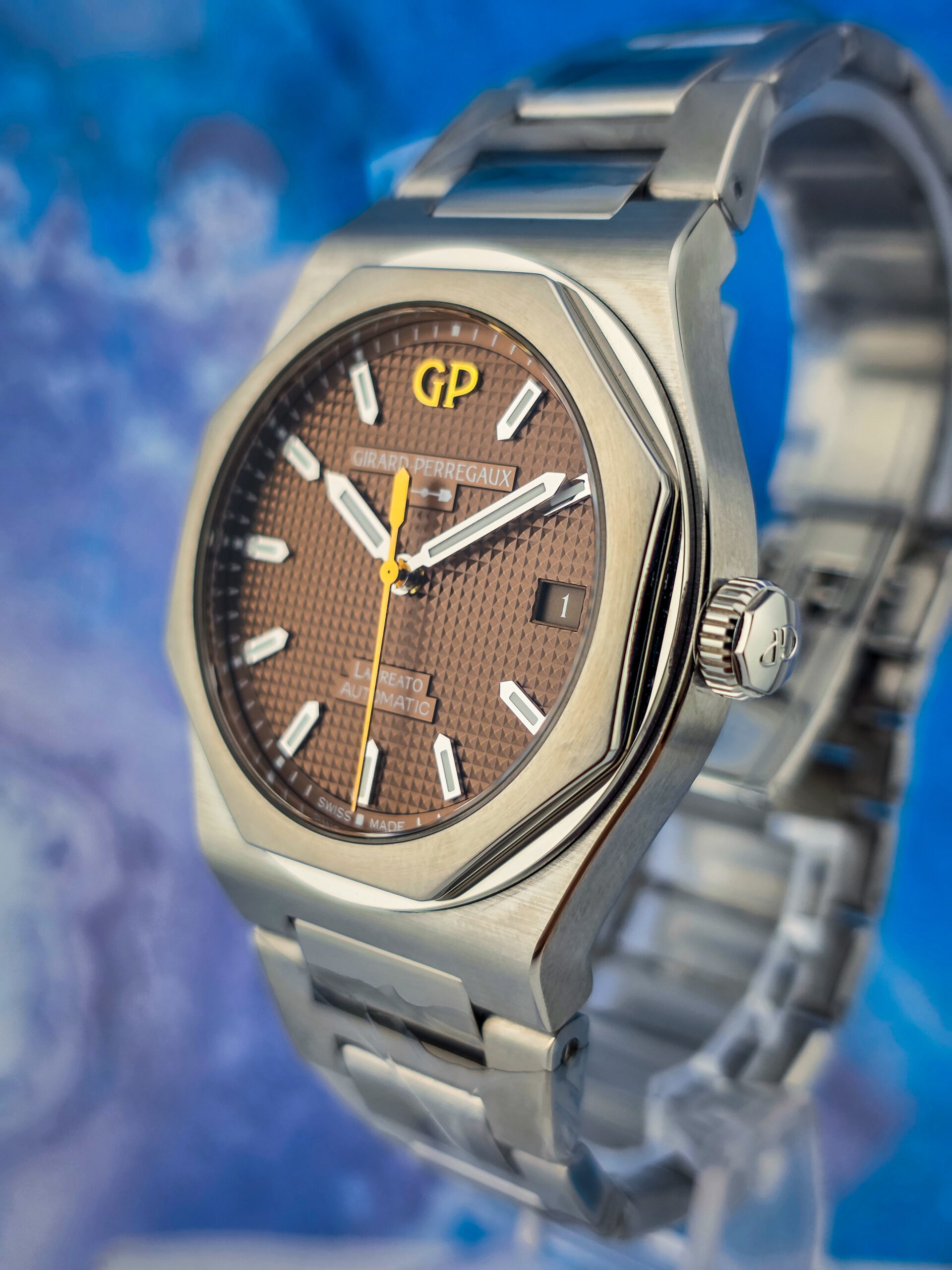 Girard Perregaux Laureato 38MM Copper Dial Brand New - Image 4