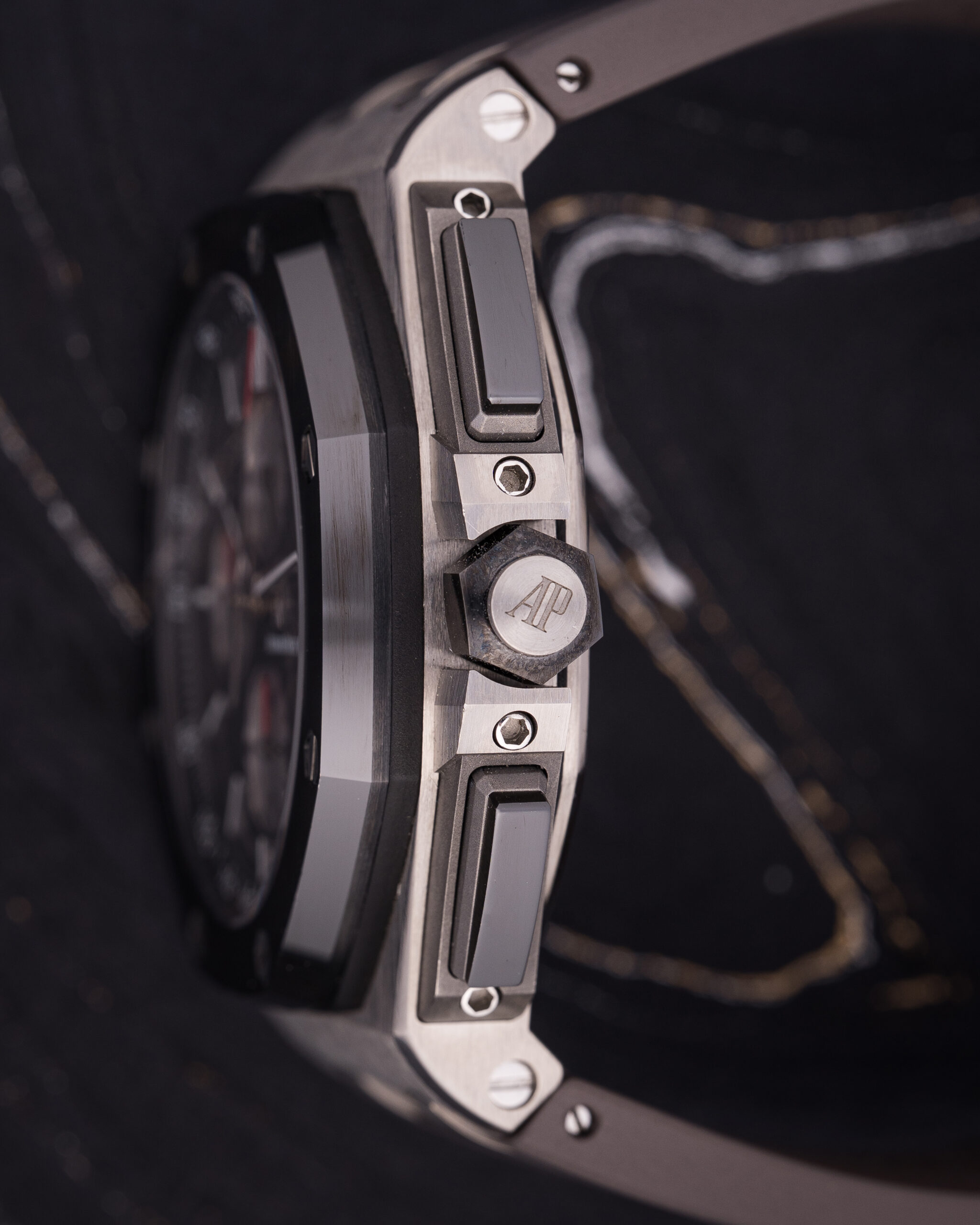 AUDEMARS PIGUET ROYAL OAK OFFSHORE CHRONOGRAPH 44 TITANIUM - Image 4